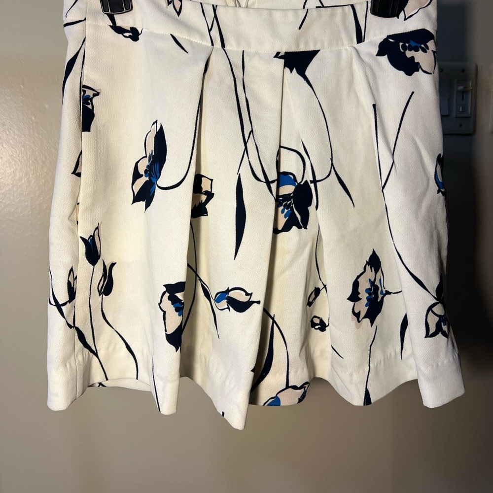 Zara Floral Print White and Blue mini Skirt